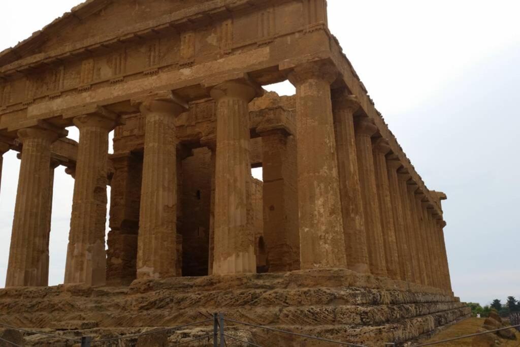J M Villa Al Mare Con Veduta Spettacolare Шакка Экстерьер фото